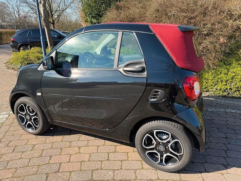 Gebraucht Smart ForTwo Cabrio Prime 90 PS (66 kW) 2018 Schwarz Cabrio
