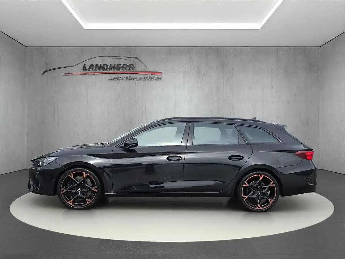 Neu Cupra Leon VZ 333 PS (244 kW) 2026 Mitternachtsschwarz Kombi