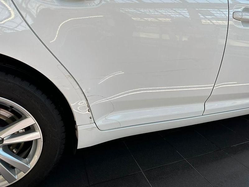 Gebraucht Toyota Avensis Multidrive S 147 PS (108 kW) 2012 Weiß Limousine