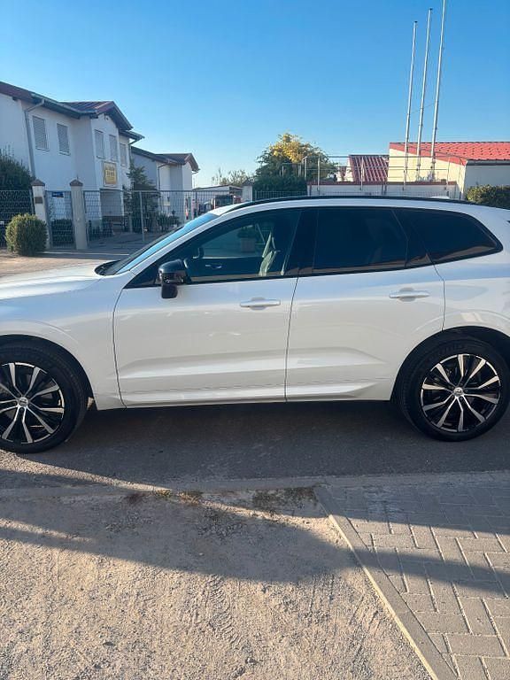 Weiß Gebraucht 2023 Volvo XC60 Ultra SUV | 47.500 € (Teuer) - Bild 1/4