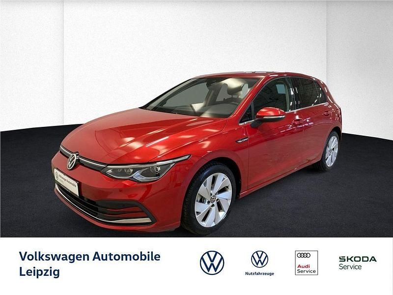 Rot Gebraucht 2021 VW Golf VIII Style Limousine | 18.460 € (Superpreis) - Bild 1/3