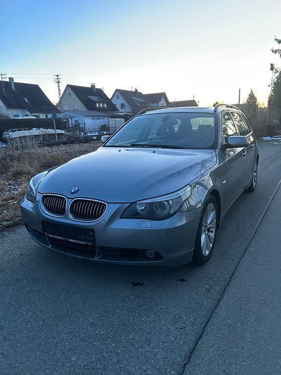 Gebraucht BMW 530 Sport Line 231 PS (169 kW) 2006 Grau Kombi