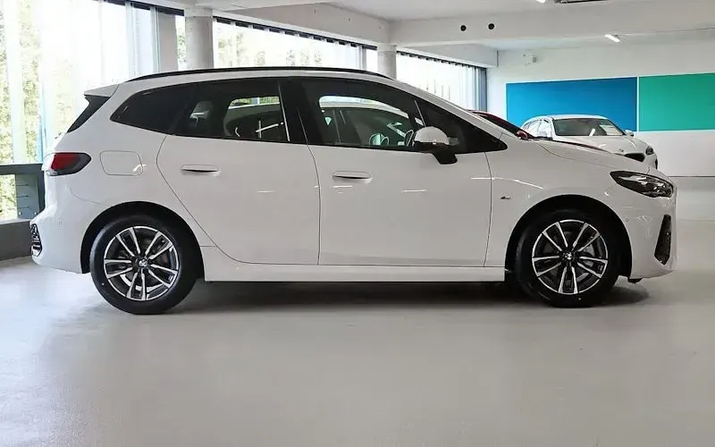 Gebraucht BMW 220 Luxury Line 170 PS (125 kW) 2025 Weiß Coupé