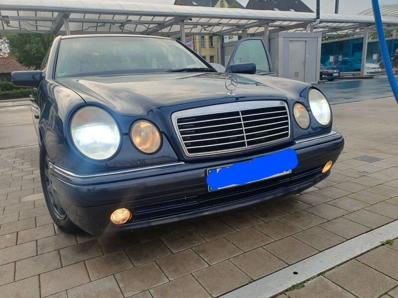 Blau Gebraucht 1996 Mercedes 320 Limousine | 4.700 € - Bild 1/4