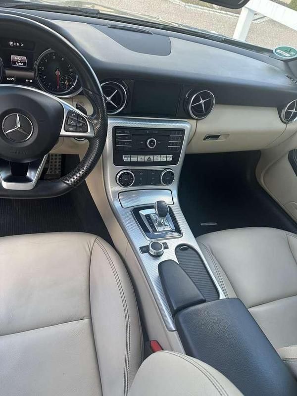 Gebraucht Mercedes SLC180 156 PS (114 kW) 2016 Grau Cabrio