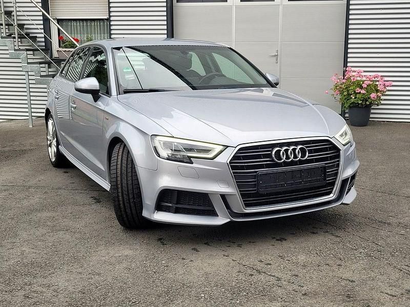 Silber Gebraucht 2019 Audi A3 S-Line Limousine | 17.500 € (Guter Preis) - Bild 1/4