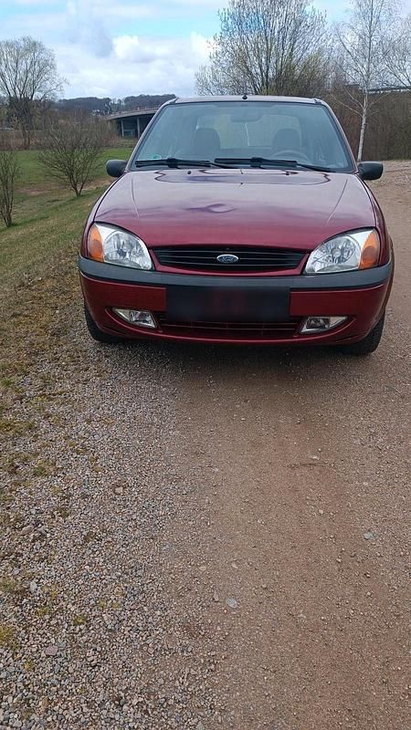 Gebraucht Ford Fiesta 75 PS (55 kW) 2001 Rot Kleinwagen