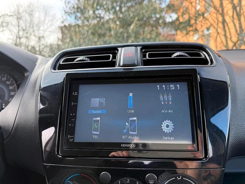 Gebraucht Mitsubishi Space Star Basis 71 PS (52 kW) 2020 Weiß Kleinwagen