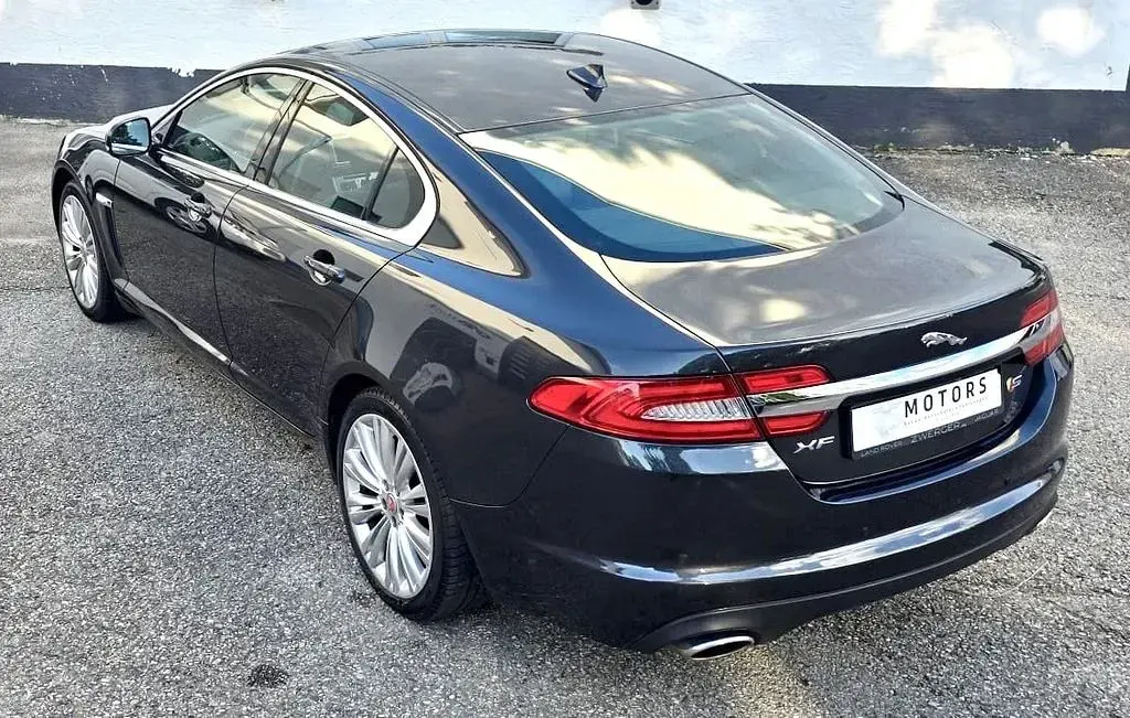 Gebraucht Jaguar XF S 241 PS (177 kW) 2015 Grau Limousine
