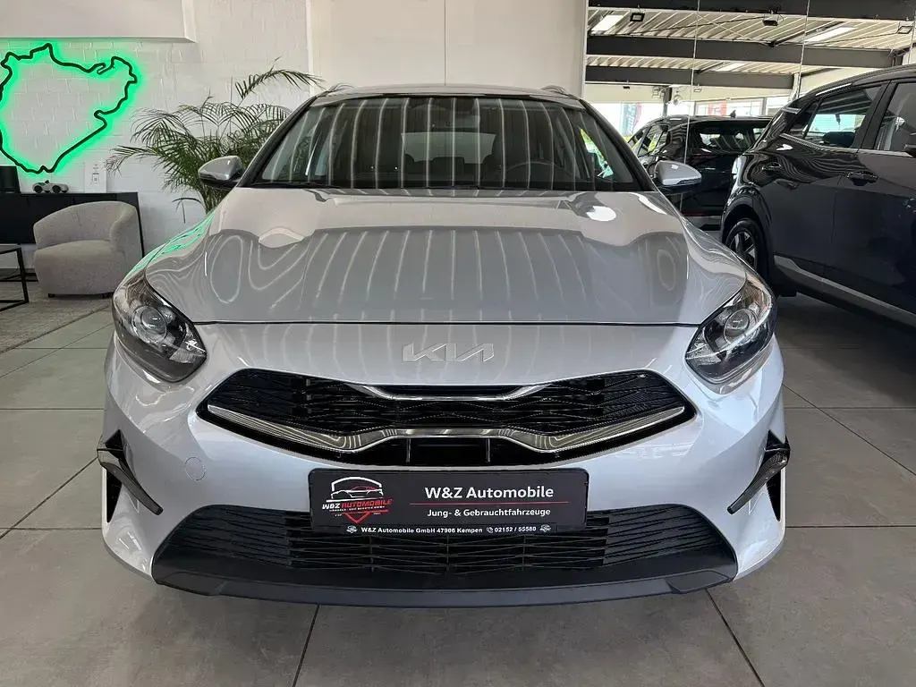 Gebraucht Kia Ceed 140 PS (102 kW) 2025 Silber Kleinwagen