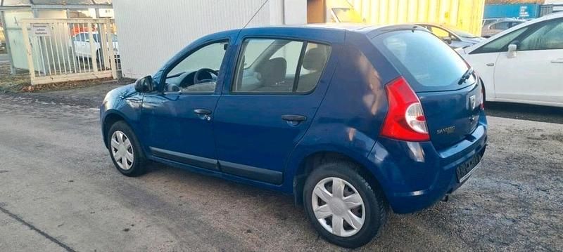 Gebraucht Dacia Sandero 75 PS (55 kW) 2009 Blau Kleinwagen