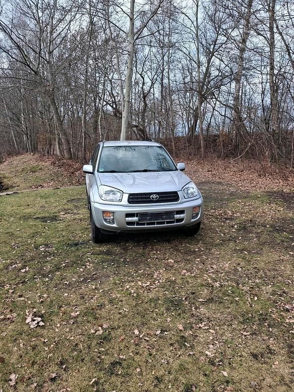 Gebraucht Toyota RAV4 150 PS (110 kW) 2001 Silber SUV