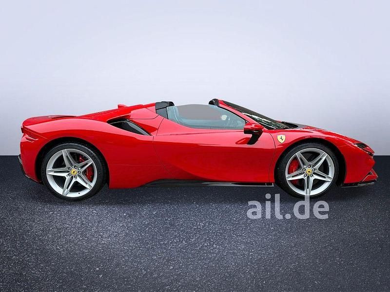 Second-hand Ferrari SF90 999 CP (734 kW) 2024 Roșu Cabrio