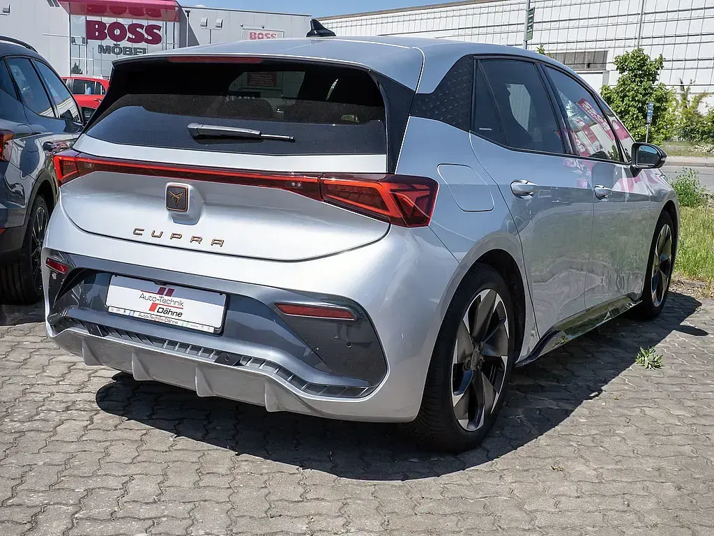 Gebraucht Cupra Born 169 kW (231 PS) 2025 Geysir silver Kleinwagen
