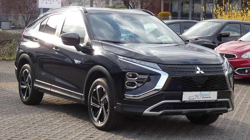 Gebraucht Mitsubishi Eclipse Cross Plus 98 PS (72 kW) 2022 Pantherschwarz (p) SUV
