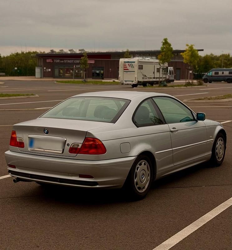 Gebraucht BMW 318 143 PS (105 kW) 2002 Silber Coupé