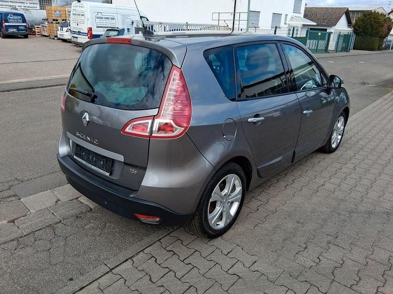 Gebraucht Renault Scénic III Dynamique 131 PS (96 kW) 2010 Grau Van / Kleinbus