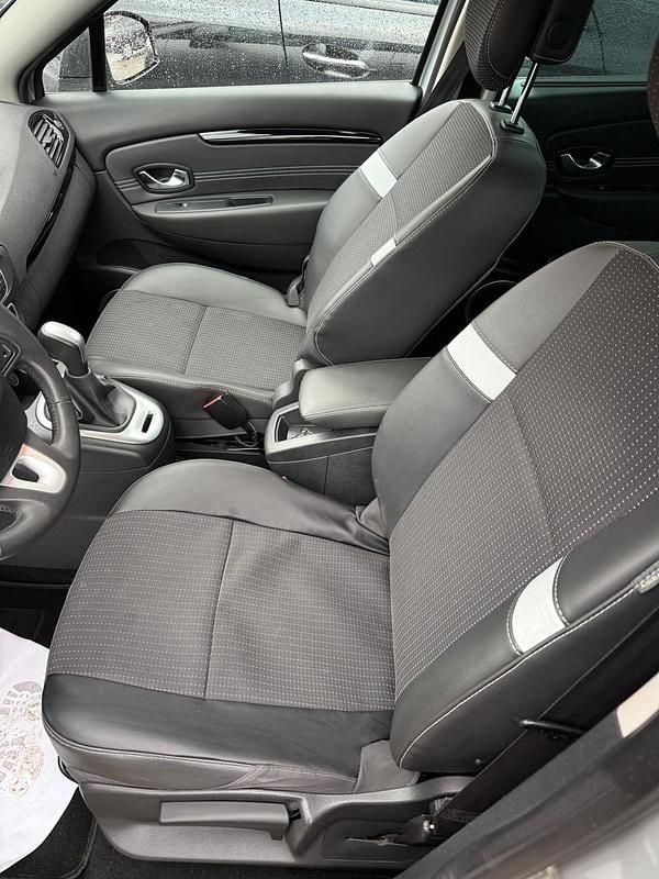 Gebraucht Renault Scénic III 110 PS (80 kW) 2011 Silber Van / Kleinbus