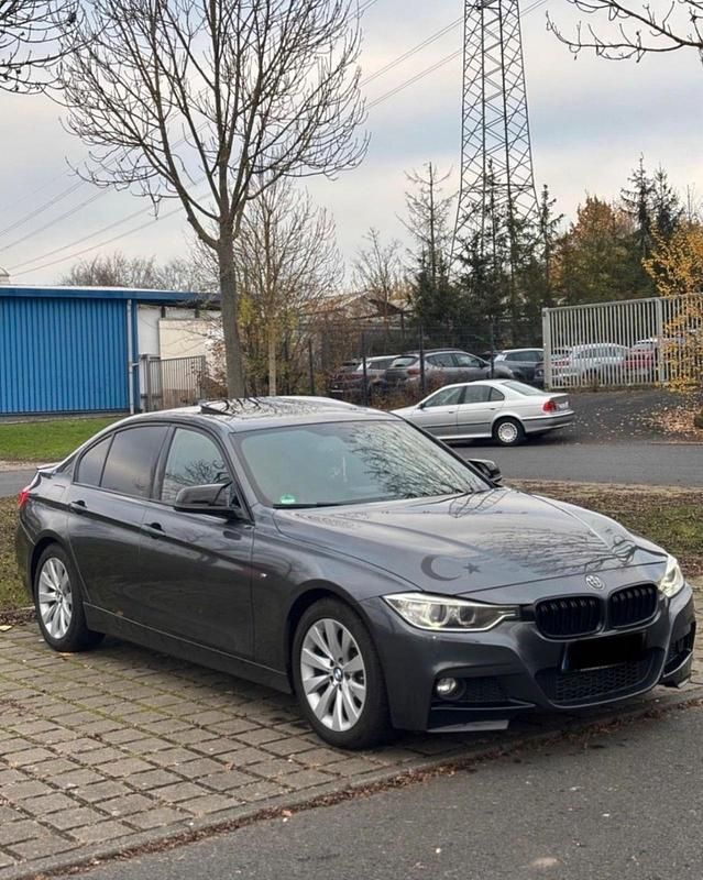 Grau Gebraucht 2012 BMW 330 Performance Limousine | 13.499 € (Fairer Preis) - Bild 1/4