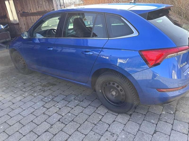 Gebraucht Skoda Scala Ambition 116 PS (85 kW) 2019 Blau Kleinwagen