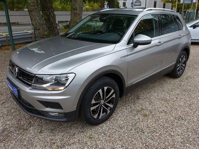 Grau Gebraucht 2020 VW Tiguan United SUV | 24.480 € (Guter Preis) - Bild 1/4