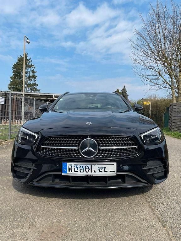 Gebraucht Mercedes E300 211 PS (155 kW) 2022 Limousine