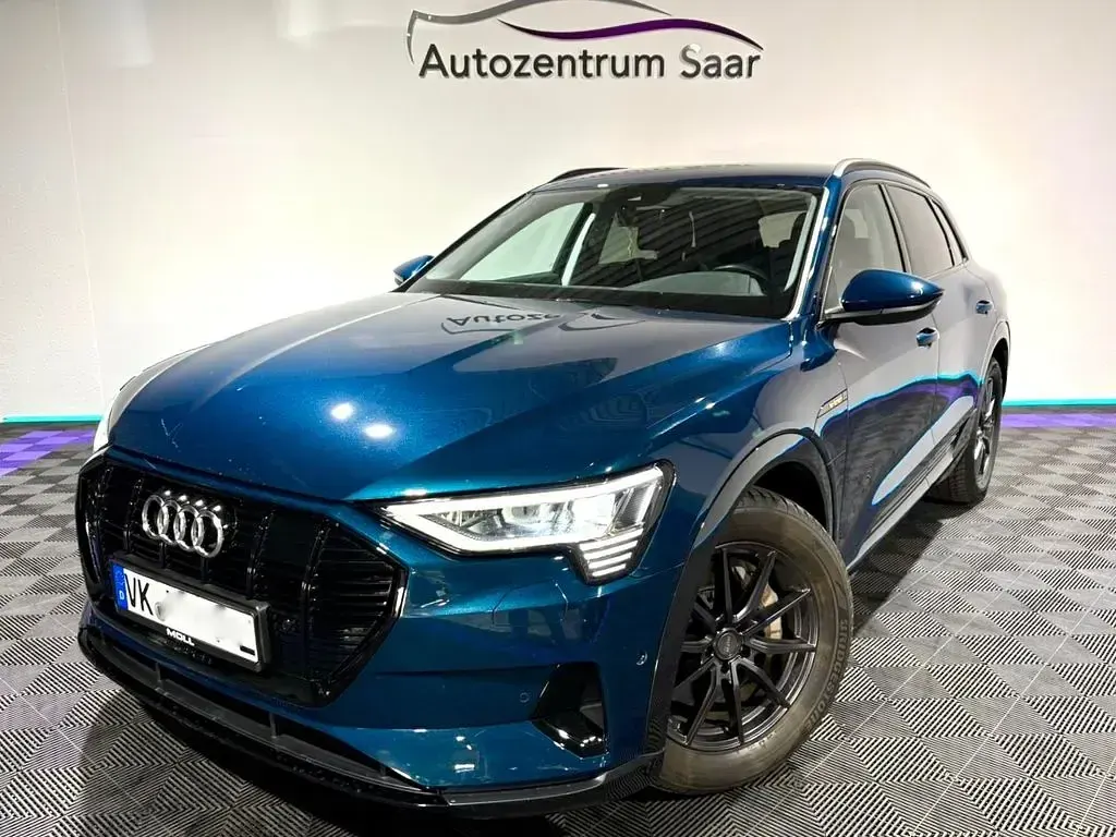 Second-hand Audi e-tron Advanced 300 kW (408 CP) 2022 Albastru SUV