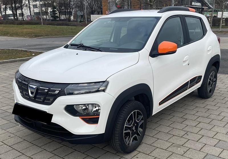 Weiß Gebraucht 2022 Dacia Spring Comfort Plus Kleinwagen | 10.500 € (Guter Preis) - Bild 1/4