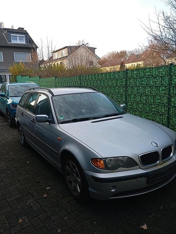 Silber Gebraucht 2004 BMW 320 Kombi | 600 € (Superpreis) - Bild 1/4