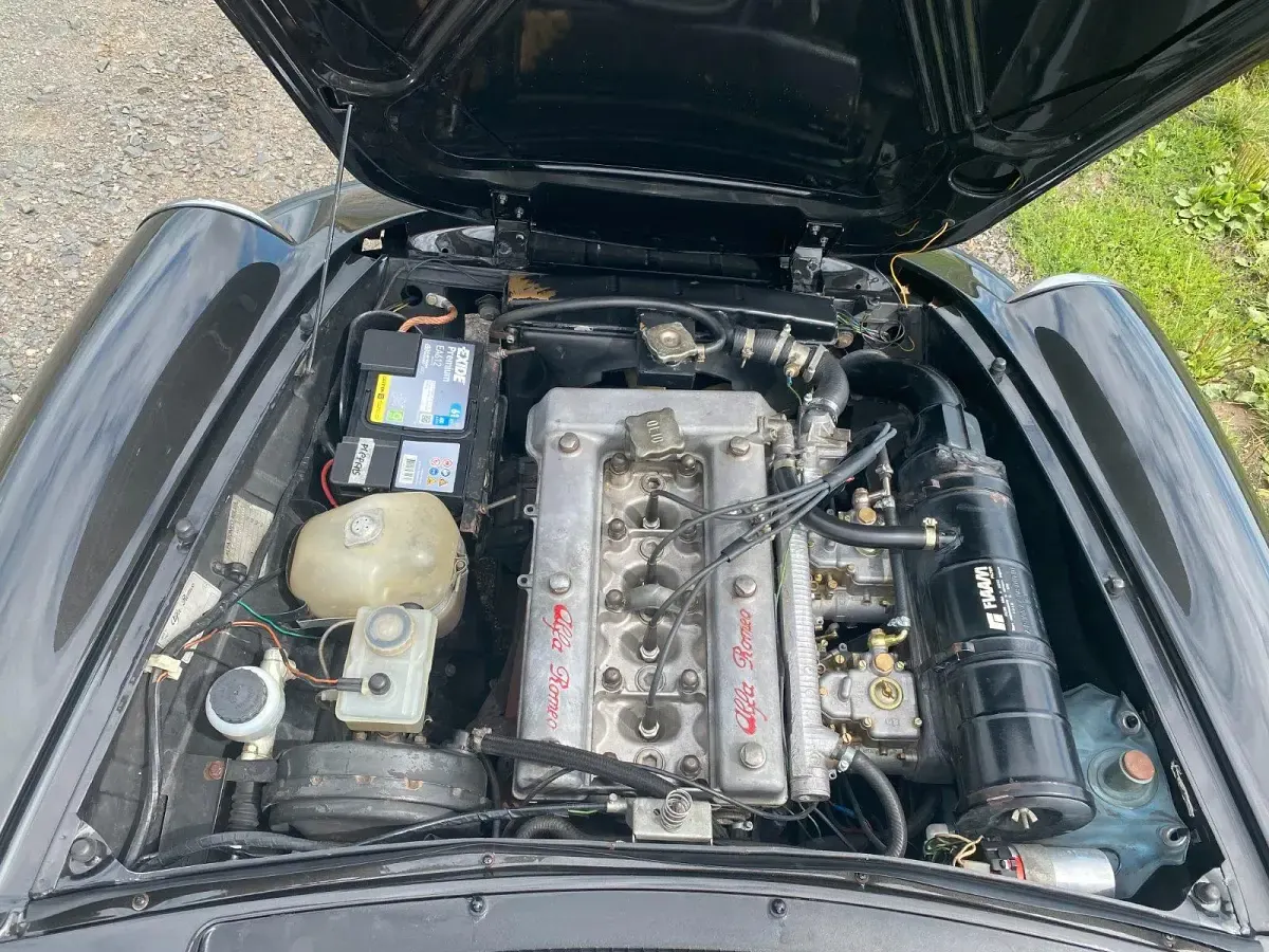 Gebraucht Alfa Romeo Spider Veloce 126 PS (92 kW) 1984 Schwarz Cabrio