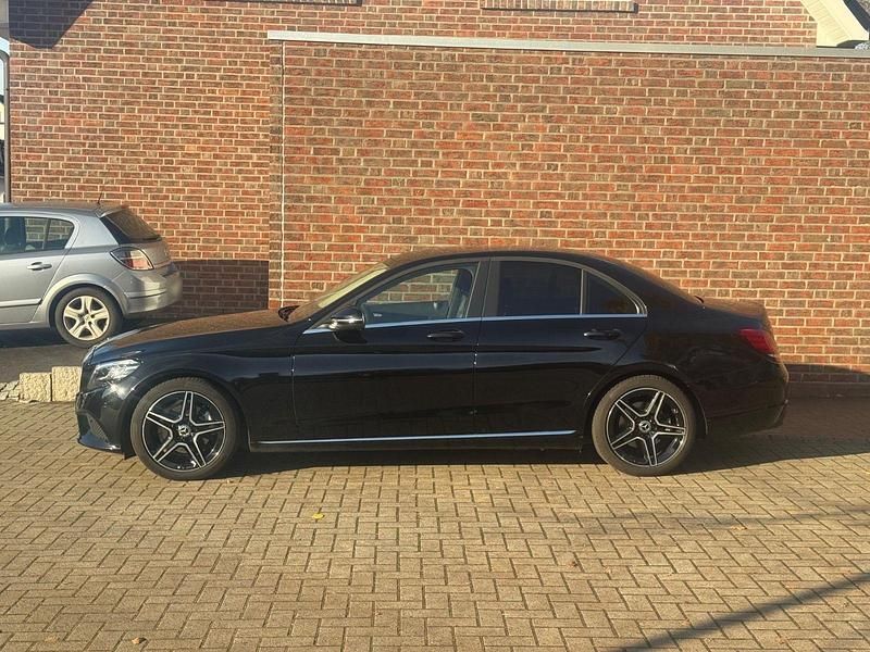 Gebraucht Mercedes C220 194 PS (142 kW) 2019 Schwarz Limousine