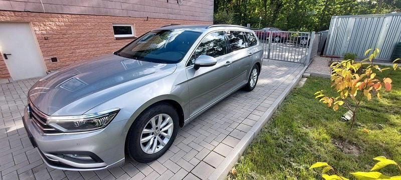 Gebraucht VW Passat 120 PS (88 kW) 2020 Silber Kombi