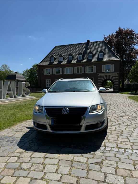 Silber Gebraucht 2006 VW Passat Comfortline Limousine | 2.800 € (Superpreis) - Bild 1/4