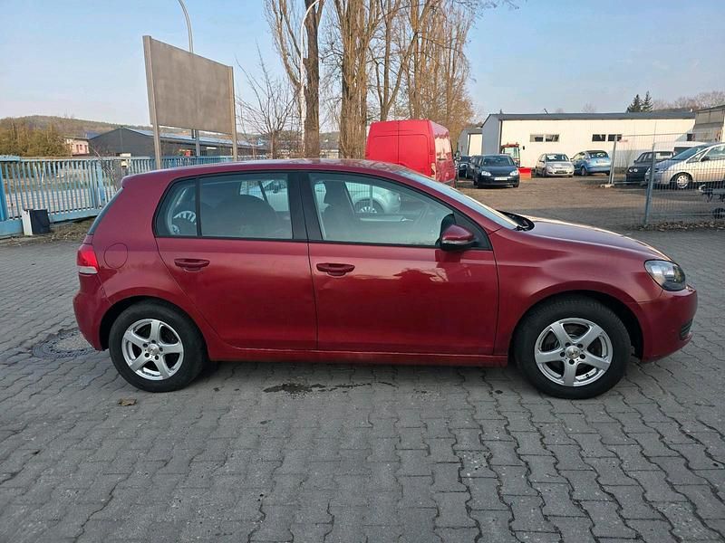 Gebraucht VW Golf VI 80 PS (58 kW) 2009 Rot Kleinwagen