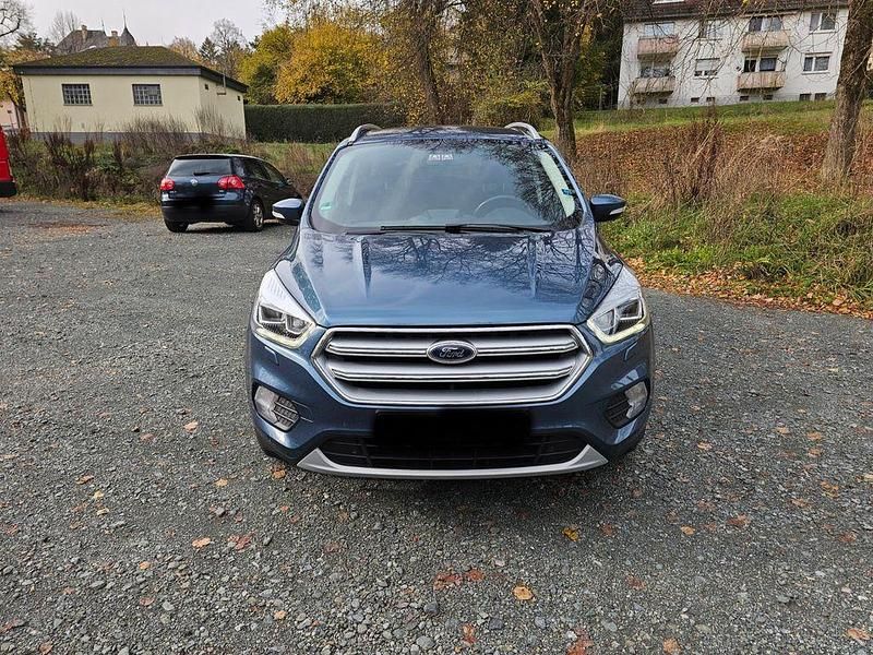 Gebraucht Ford Kuga Cool & Connect 150 PS (110 kW) 2019 Blau SUV
