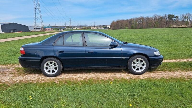 Blau Gebraucht 2002 Opel Omega Limousine | 3.590 € (Fairer Preis) - Bild 1/4