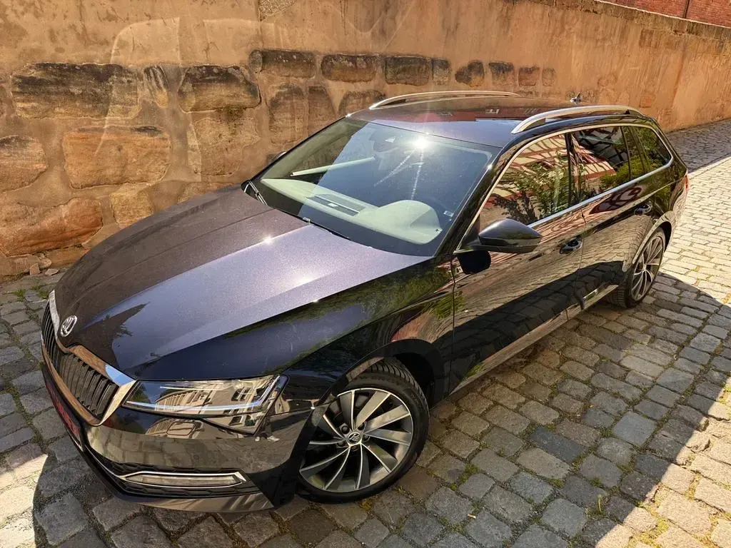 Gebraucht Skoda Superb Premium Edition 200 PS (147 kW) 2022 Cerna magic/black magic Kombi