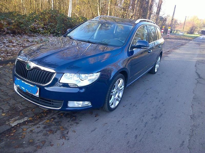 Gebraucht Skoda Superb Ambition 260 PS (191 kW) 2011 Blau Kombi