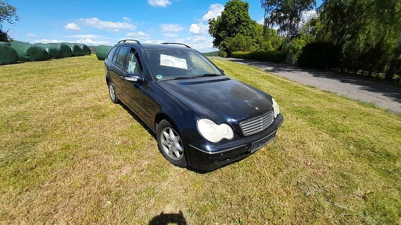 Blau Gebraucht 2005 Mercedes C200 Kombi | 850 € (Superpreis) - Bild 1/4
