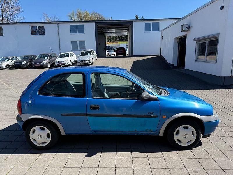 Używany Opel Corsa 60 KM (44 kW) 1997 Niebieski Hatchback