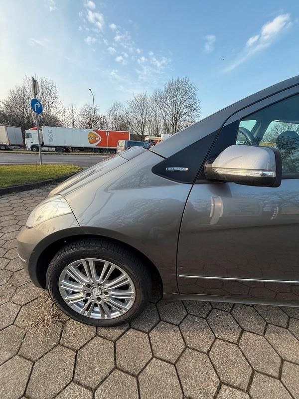 Gebraucht Mercedes A160 95 PS (69 kW) 2010 Grau Limousine