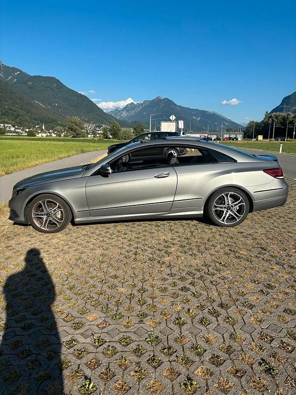 Grau Gebraucht 2014 Mercedes E200 Coupé | 16.000 € (Fairer Preis) - Bild 1/4