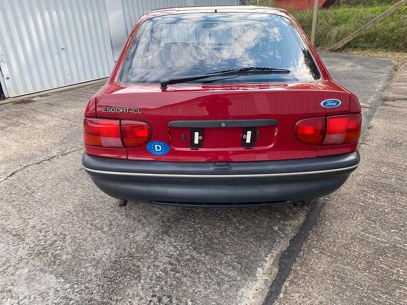 Gebraucht Ford Escort 71 PS (52 kW) 1993 Rot Limousine