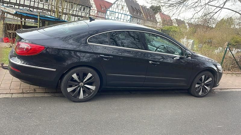 Gebraucht VW Passat 140 PS (102 kW) 2011 Limousine