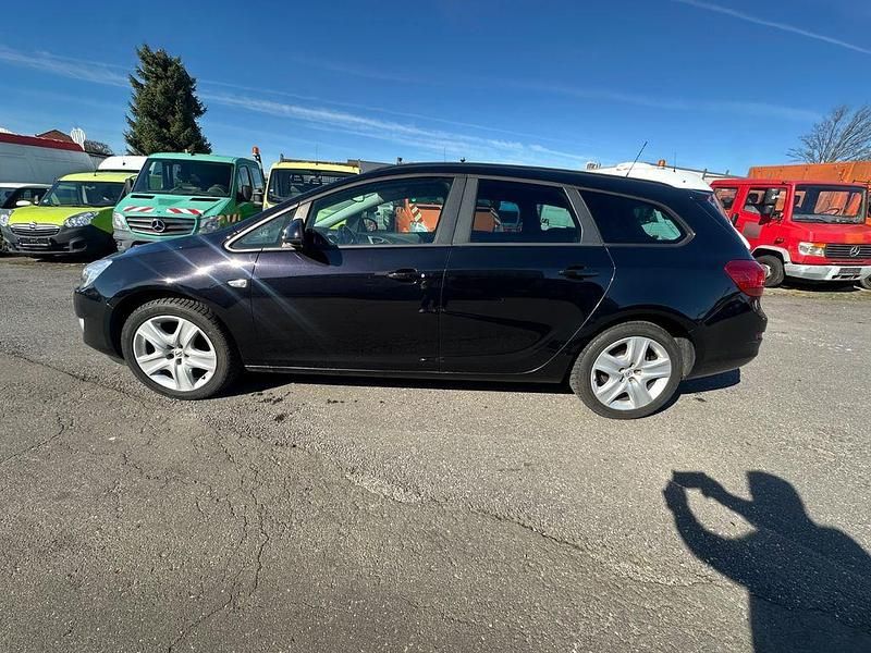 Gebraucht Opel Astra Design Edition 116 PS (85 kW) 2012 Schwarz Kombi