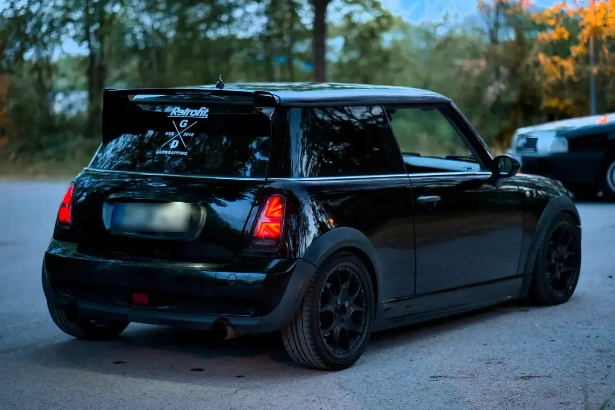 Gebraucht Mini John Cooper Works 211 PS (155 kW) 2005 Schwarz Kleinwagen