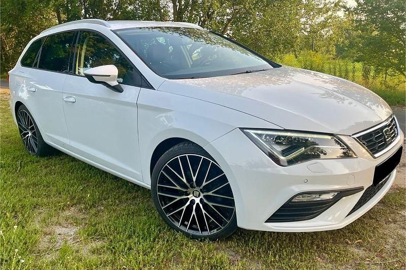 Weiß Gebraucht 2019 Seat Leon ST FR Kombi | 17.900 € (Guter Preis) - Bild 1/4