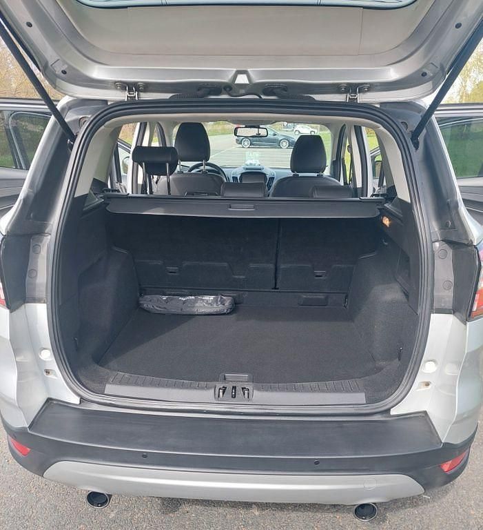 Gebraucht Ford Kuga Titanium 150 PS (110 kW) 2018 Silber SUV