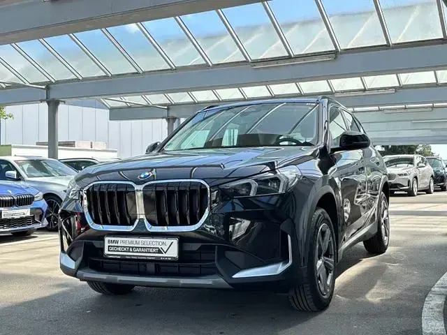 Gebraucht BMW X1 Sport Line 136 PS (100 kW) 2024 Saphirschwarz (metallic) SUV