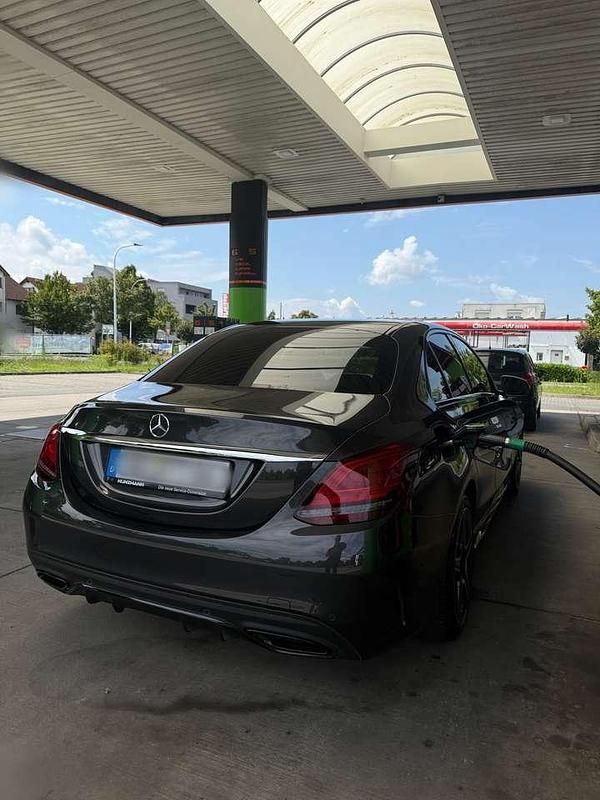 Gebraucht Mercedes C180 156 PS (114 kW) 2021 Grau Limousine